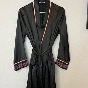 Morgan Taylor Robe